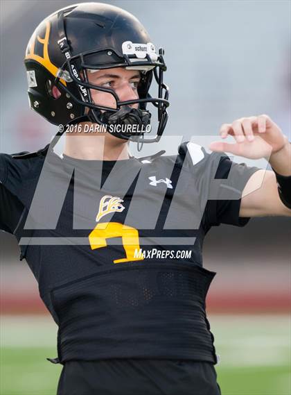 Thumbnail 1 in Benson vs. Round Valley (AIA Division 2A Semifinal Playoff) photogallery.