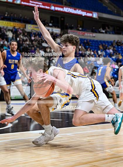 Thumbnail 2 in Valley View vs Scranton Prep (PIAA District 2 Class 4A Final) photogallery.