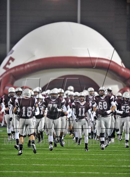 Thumbnail 1 in White Oak vs. Cameron Yoe (UIL 2A Semifinal) photogallery.