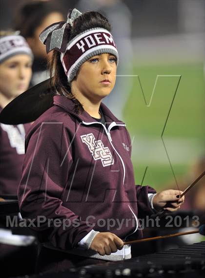 Thumbnail 1 in White Oak vs. Cameron Yoe (UIL 2A Semifinal) photogallery.