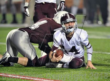 Thumbnail 2 in White Oak vs. Cameron Yoe (UIL 2A Semifinal) photogallery.