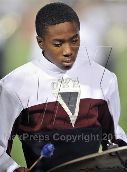 Thumbnail 2 in White Oak vs. Cameron Yoe (UIL 2A Semifinal) photogallery.