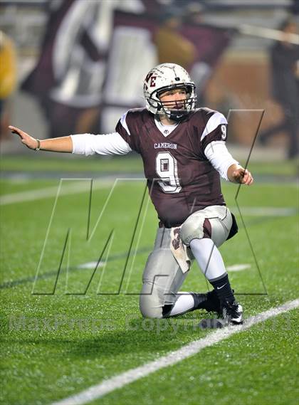 Thumbnail 2 in White Oak vs. Cameron Yoe (UIL 2A Semifinal) photogallery.