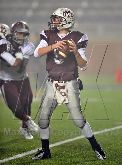 Thumbnail 1 in White Oak vs. Cameron Yoe (UIL 2A Semifinal) photogallery.