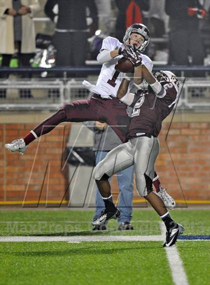 Thumbnail 3 in White Oak vs. Cameron Yoe (UIL 2A Semifinal) photogallery.