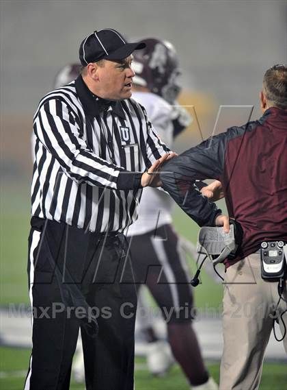 Thumbnail 1 in White Oak vs. Cameron Yoe (UIL 2A Semifinal) photogallery.