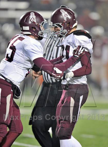 Thumbnail 1 in White Oak vs. Cameron Yoe (UIL 2A Semifinal) photogallery.