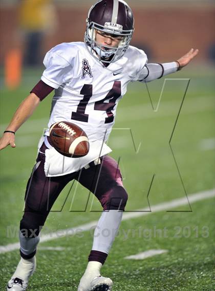 Thumbnail 1 in White Oak vs. Cameron Yoe (UIL 2A Semifinal) photogallery.