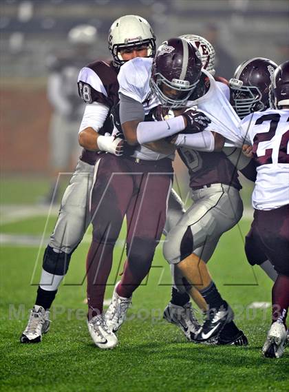Thumbnail 1 in White Oak vs. Cameron Yoe (UIL 2A Semifinal) photogallery.