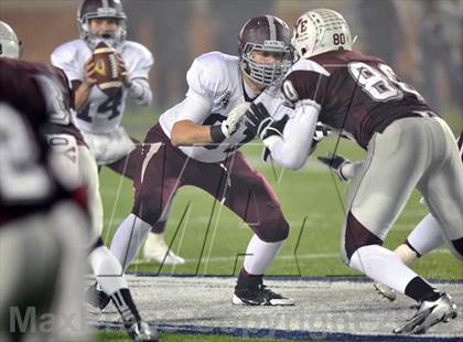 Thumbnail 2 in White Oak vs. Cameron Yoe (UIL 2A Semifinal) photogallery.