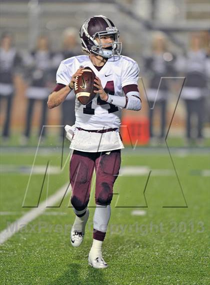 Thumbnail 2 in White Oak vs. Cameron Yoe (UIL 2A Semifinal) photogallery.