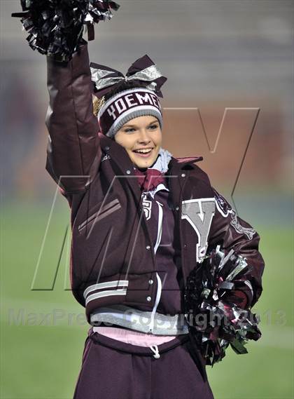Thumbnail 2 in White Oak vs. Cameron Yoe (UIL 2A Semifinal) photogallery.