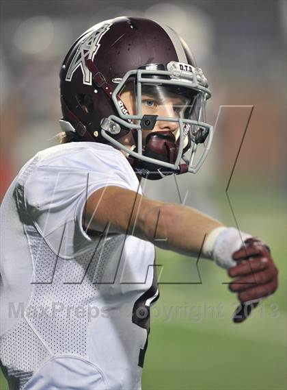 Thumbnail 2 in White Oak vs. Cameron Yoe (UIL 2A Semifinal) photogallery.