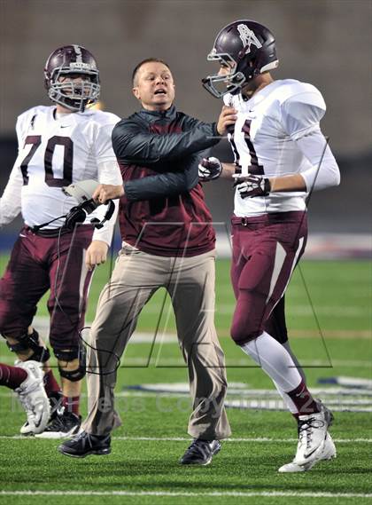 Thumbnail 3 in White Oak vs. Cameron Yoe (UIL 2A Semifinal) photogallery.