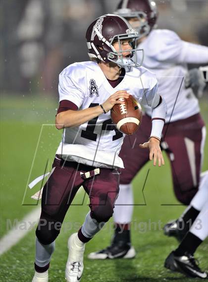 Thumbnail 2 in White Oak vs. Cameron Yoe (UIL 2A Semifinal) photogallery.