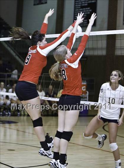 Thumbnail 2 in Martin [James] vs. Keller  photogallery.