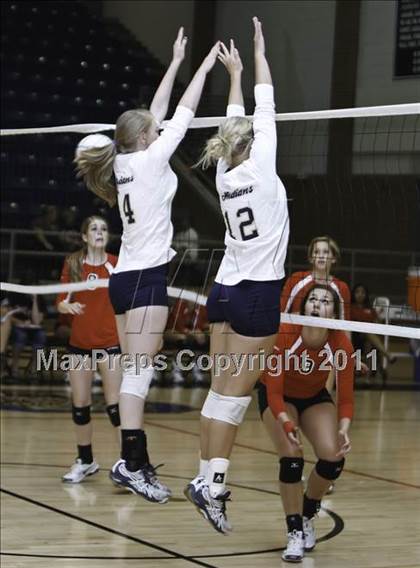 Thumbnail 1 in Martin [James] vs. Keller  photogallery.