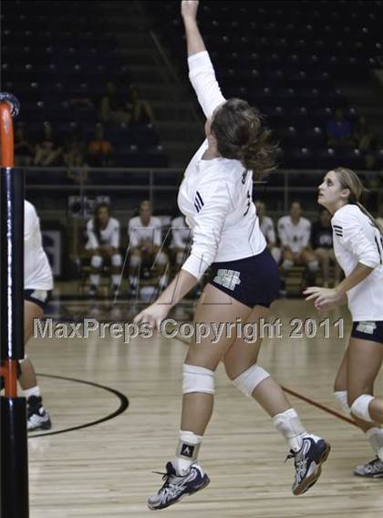 Thumbnail 2 in Martin [James] vs. Keller  photogallery.