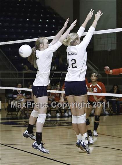 Thumbnail 2 in Martin [James] vs. Keller  photogallery.