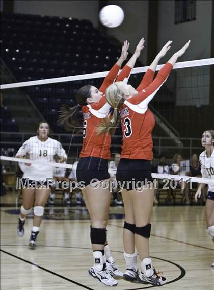 Thumbnail 3 in Martin [James] vs. Keller  photogallery.