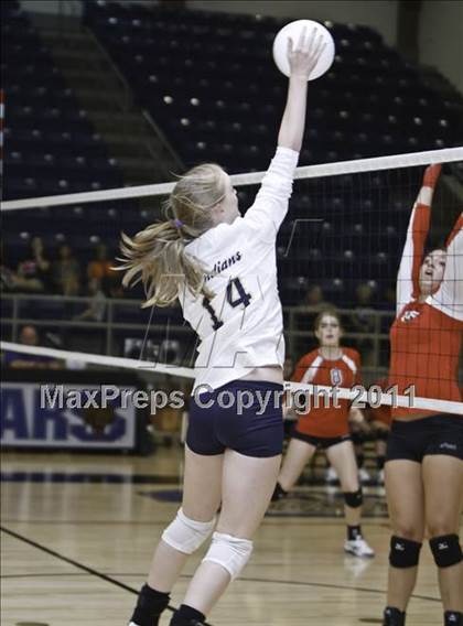 Thumbnail 3 in Martin [James] vs. Keller  photogallery.