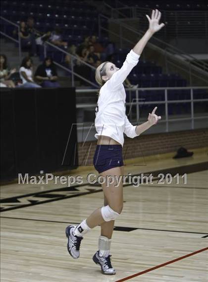 Thumbnail 1 in Martin [James] vs. Keller  photogallery.