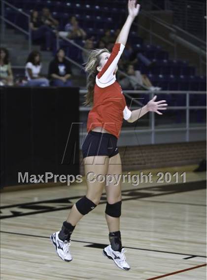 Thumbnail 1 in Martin [James] vs. Keller  photogallery.