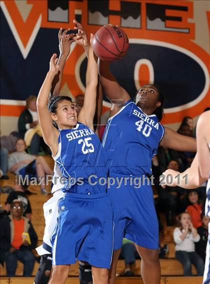 Thumbnail 3 in Sierra vs. Cosumnes Oaks (Cosumnes Oaks Classic) photogallery.