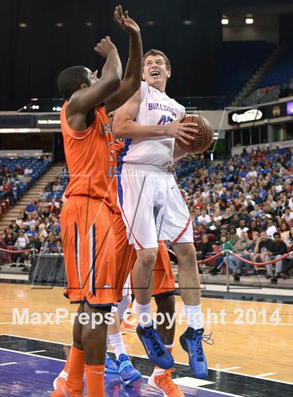 Thumbnail 3 in Folsom vs. Cosumnes Oaks (CIF SJS D2 Final) photogallery.