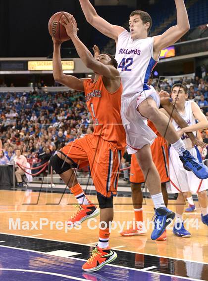 Thumbnail 3 in Folsom vs. Cosumnes Oaks (CIF SJS D2 Final) photogallery.