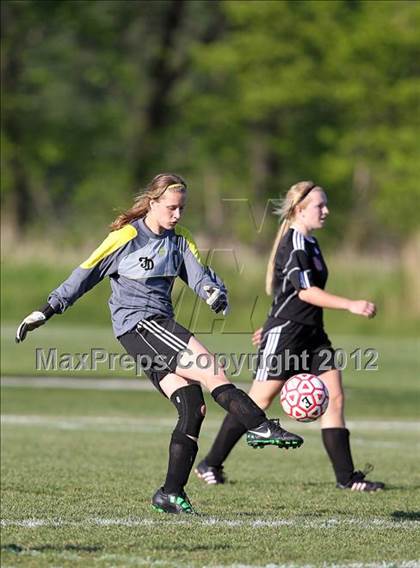 Thumbnail 2 in Fort Dodge vs. East photogallery.