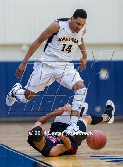 Thumbnail 3 in Wagner vs. Brennan photogallery.