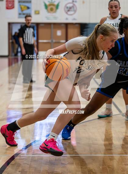 Thumbnail 3 in Fossil Ridge vs. Highlands Ranch photogallery.