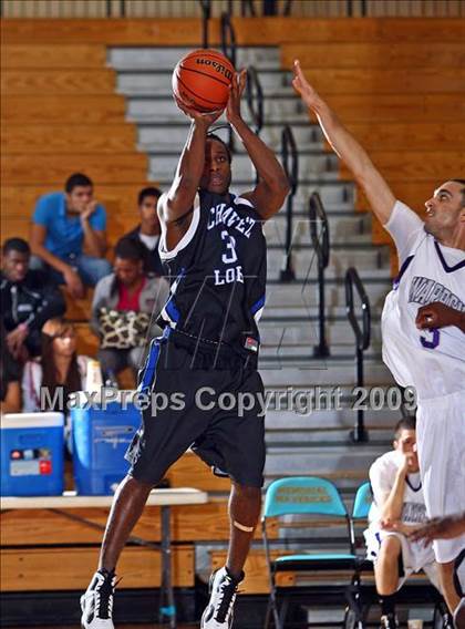 Thumbnail 3 in Chavez vs. Warren (McDonalds Texas Invitational) photogallery.