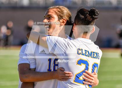 Thumbnail 3 in Clark vs. Clemens photogallery.
