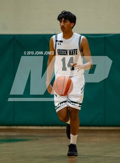 Thumbnail 2 in Wayne Valley vs Delbarton (JP Flynn Memorial Tournament) photogallery.