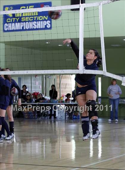Thumbnail 1 in Northridge Academy vs. Elizabeth Learning Center (CIF LACS Small School Final) photogallery.