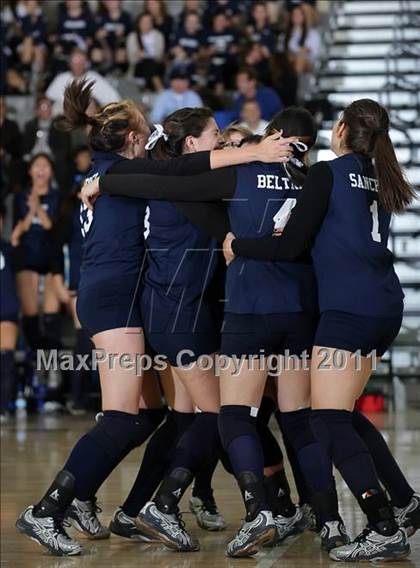 Thumbnail 3 in Northridge Academy vs. Elizabeth Learning Center (CIF LACS Small School Final) photogallery.