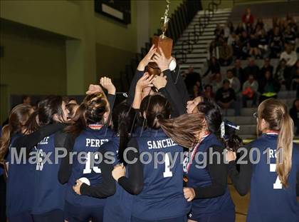 Thumbnail 3 in Northridge Academy vs. Elizabeth Learning Center (CIF LACS Small School Final) photogallery.
