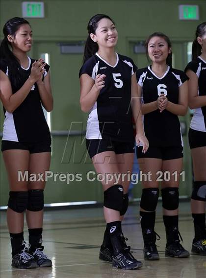 Thumbnail 1 in Northridge Academy vs. Elizabeth Learning Center (CIF LACS Small School Final) photogallery.