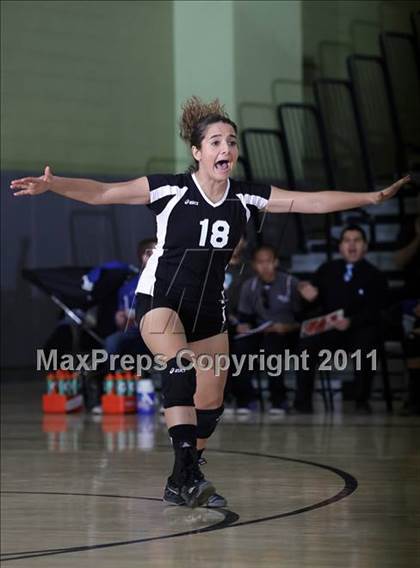 Thumbnail 1 in Northridge Academy vs. Elizabeth Learning Center (CIF LACS Small School Final) photogallery.