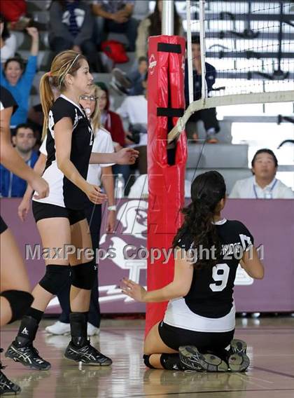 Thumbnail 2 in Northridge Academy vs. Elizabeth Learning Center (CIF LACS Small School Final) photogallery.