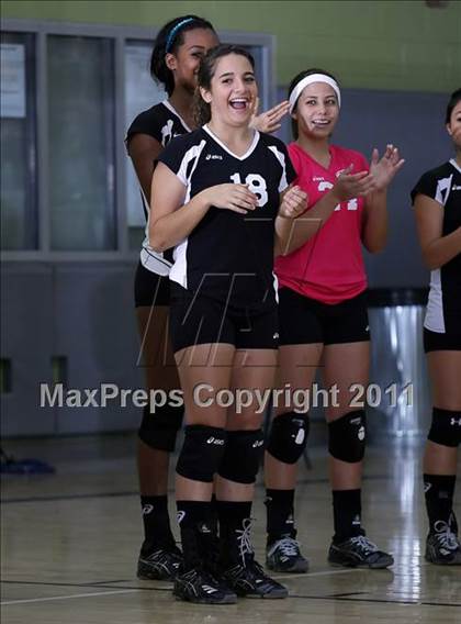 Thumbnail 3 in Northridge Academy vs. Elizabeth Learning Center (CIF LACS Small School Final) photogallery.