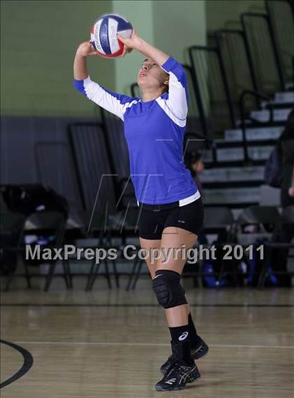 Thumbnail 1 in Northridge Academy vs. Elizabeth Learning Center (CIF LACS Small School Final) photogallery.