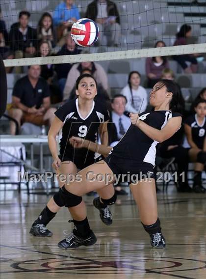 Thumbnail 3 in Northridge Academy vs. Elizabeth Learning Center (CIF LACS Small School Final) photogallery.