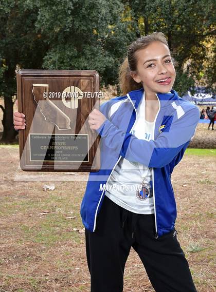 Thumbnail 2 in CIF State Cross Country Championships (Girls Awards) photogallery.