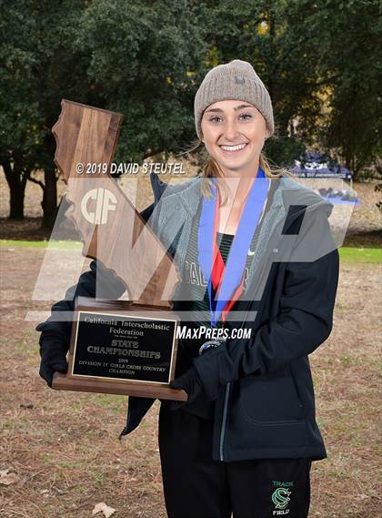 Thumbnail 1 in CIF State Cross Country Championships (Girls Awards) photogallery.