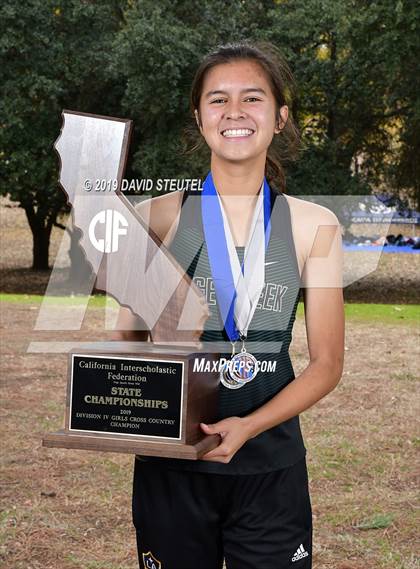 Thumbnail 2 in CIF State Cross Country Championships (Girls Awards) photogallery.