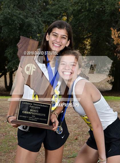 Thumbnail 2 in CIF State Cross Country Championships (Girls Awards) photogallery.