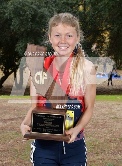 Thumbnail 2 in CIF State Cross Country Championships (Girls Awards) photogallery.
